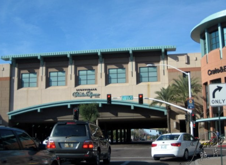 Fashion Square Bridge 768x562