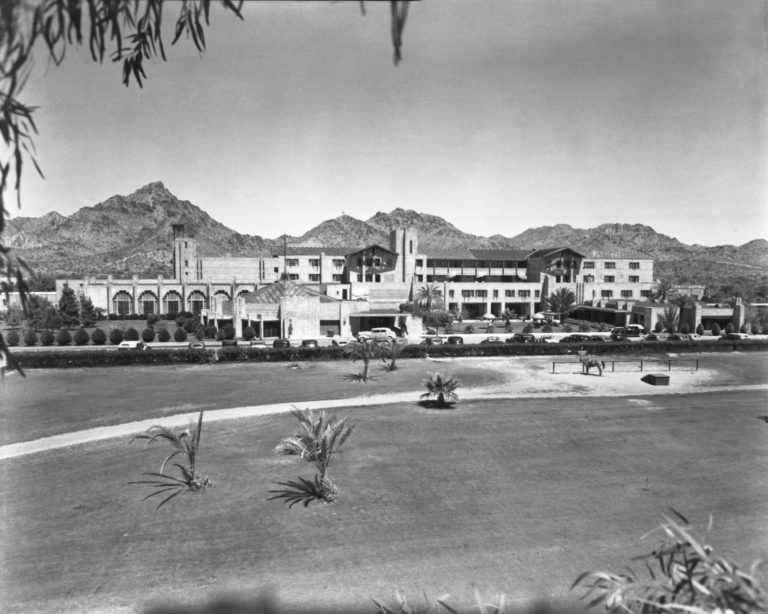 016 Front of hotel 1930s large 768x614